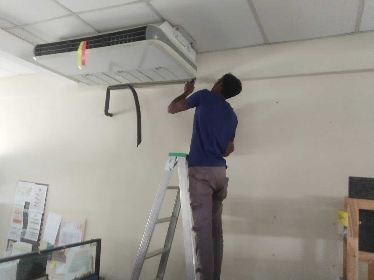 Servis dan pemasangan penghawa dingin