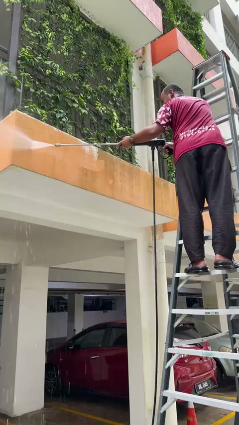 Cucian awning